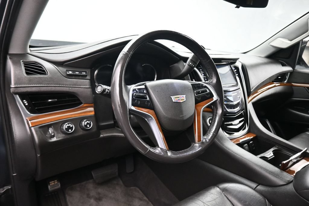 Used 2020 Cadillac Escalade Luxury w/ LPO, Radiant Package AWD/4WD image 14