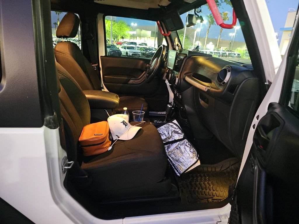 Used 2018 Jeep Wrangler Sport AWD/4WD image 12