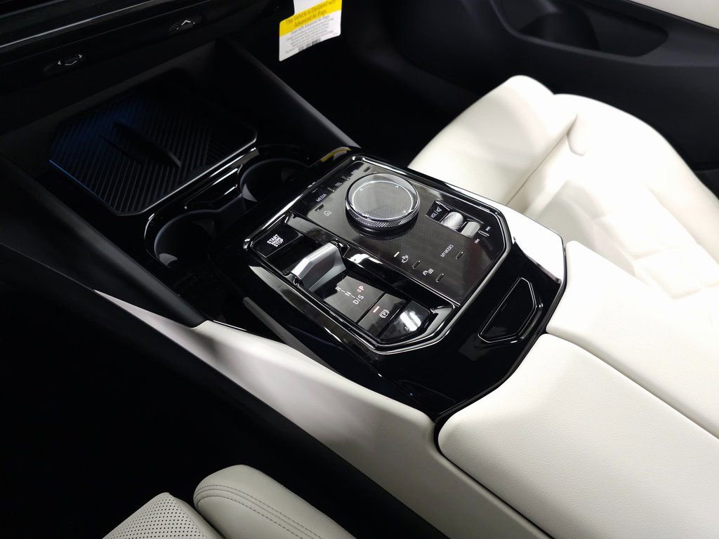 Certified 2025 BMW 530i xDrive image 34