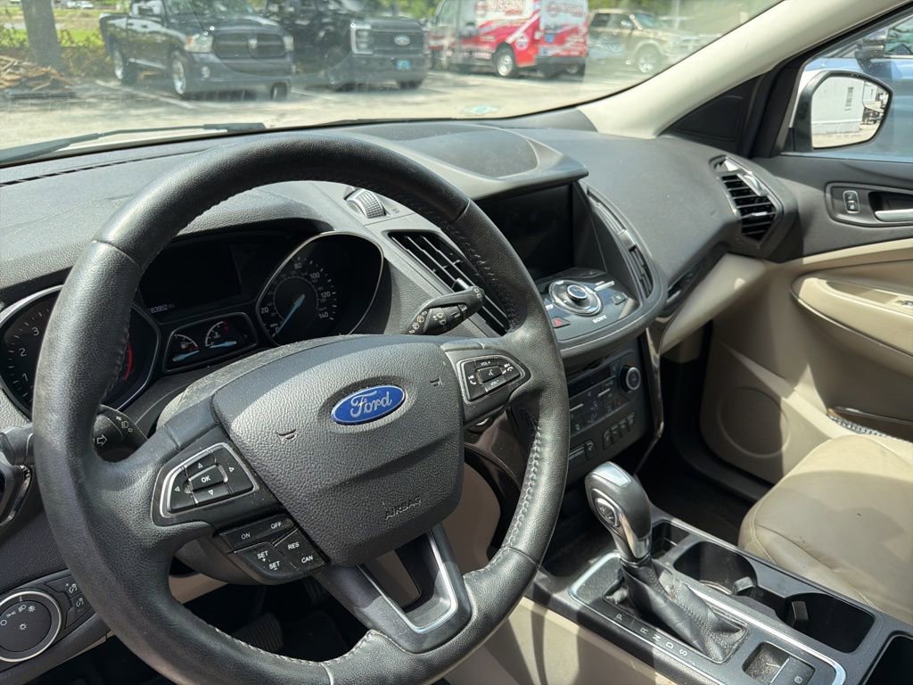 Used 2019 Ford Escape Titanium image 8