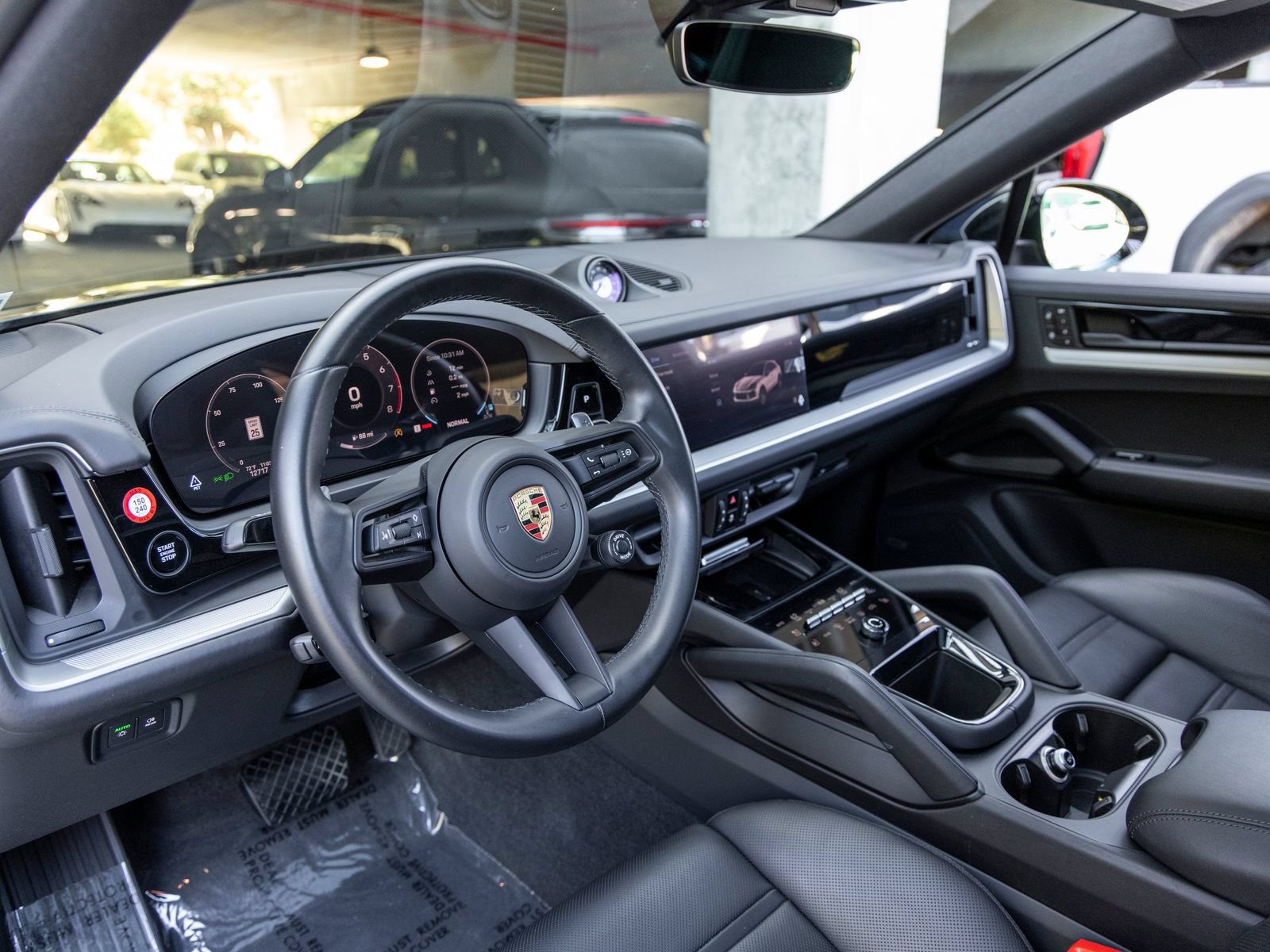 Used 2024 Porsche Cayenne Coupe AWD/4WD image 4