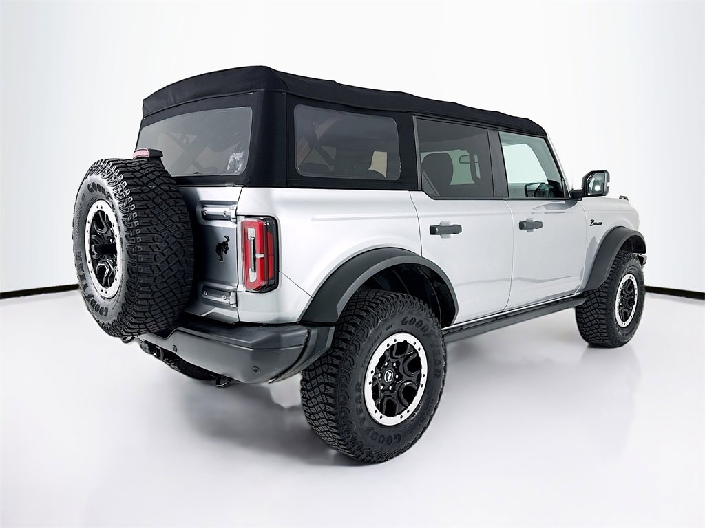 Used 2022 Ford Bronco Badlands image 9