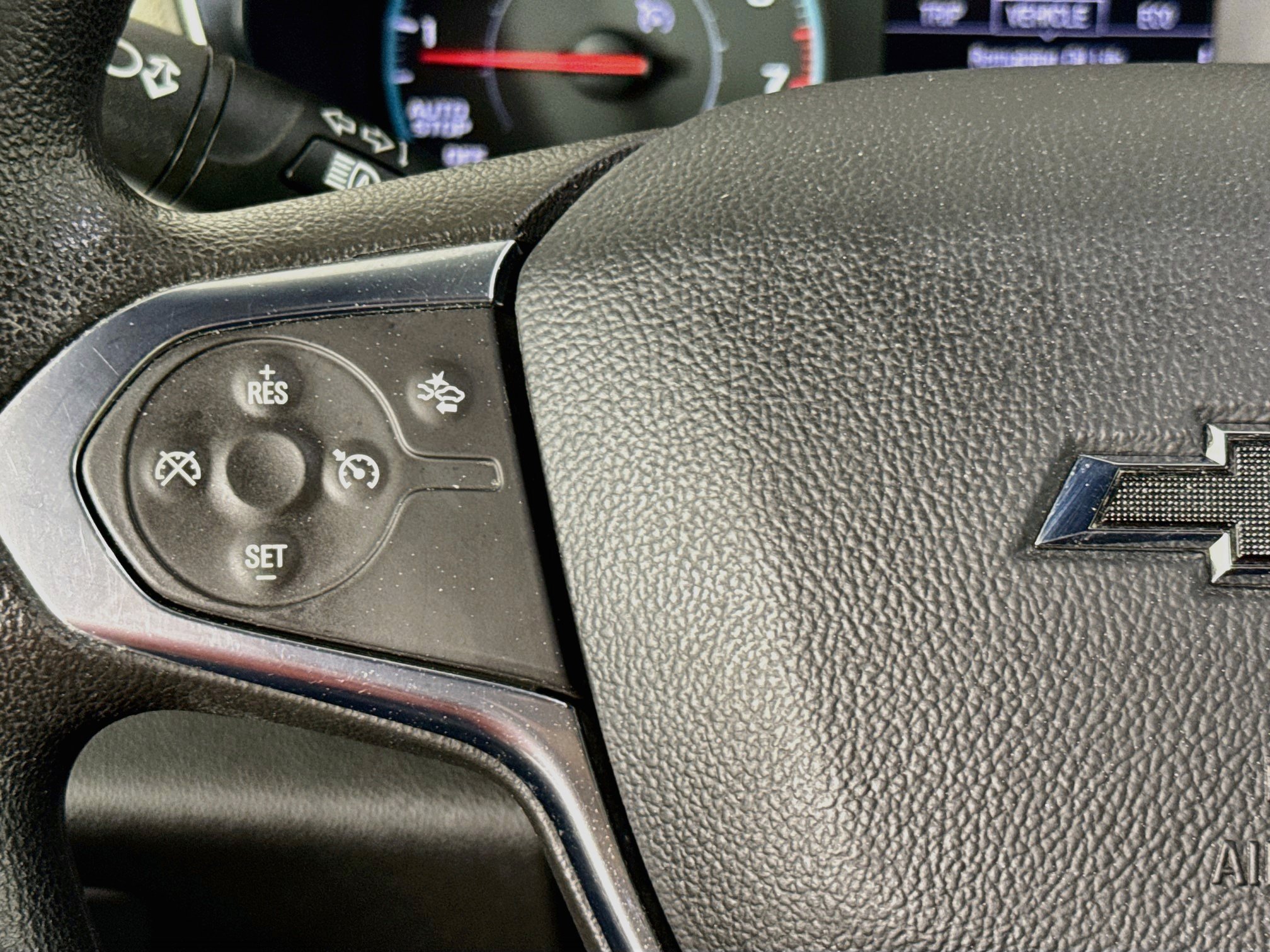 Used 2024 Chevrolet Traverse LS w/ Midnight/Sport Edition FWD image 11