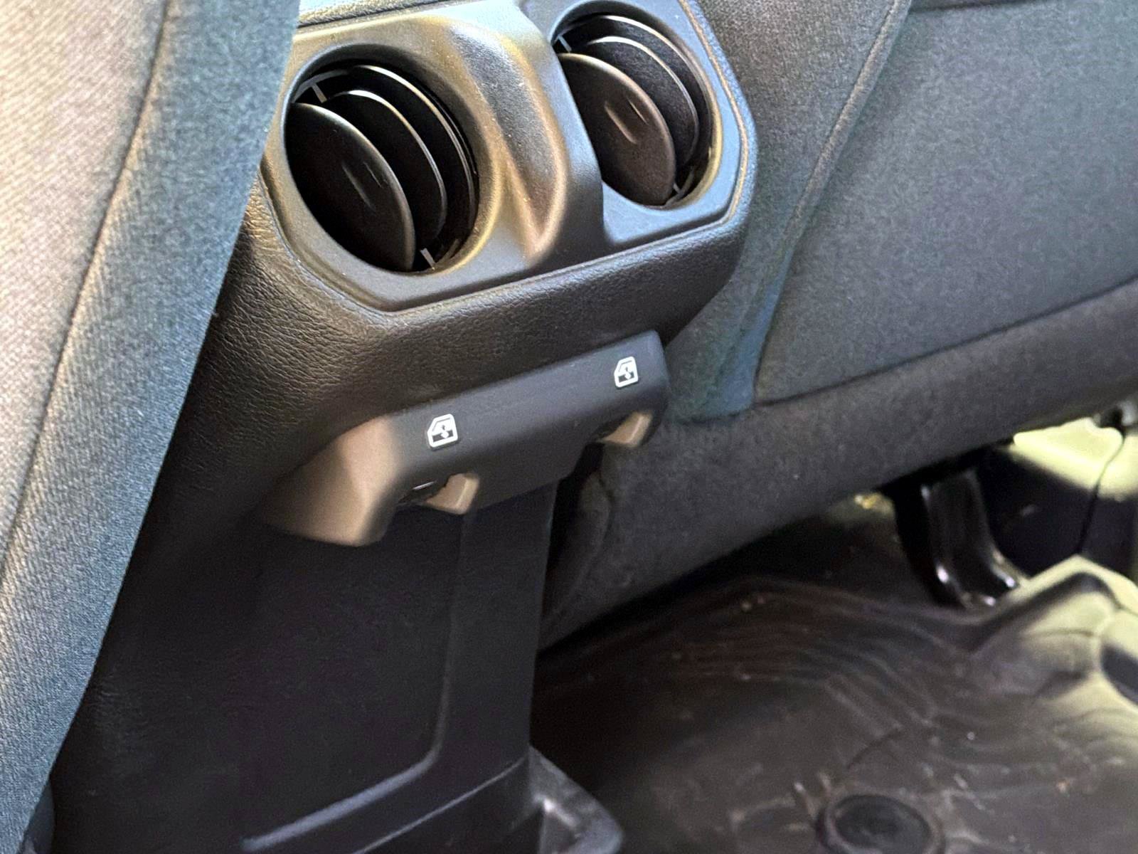 Used 2024 Jeep Wrangler Unlimited AWD/4WD image 10