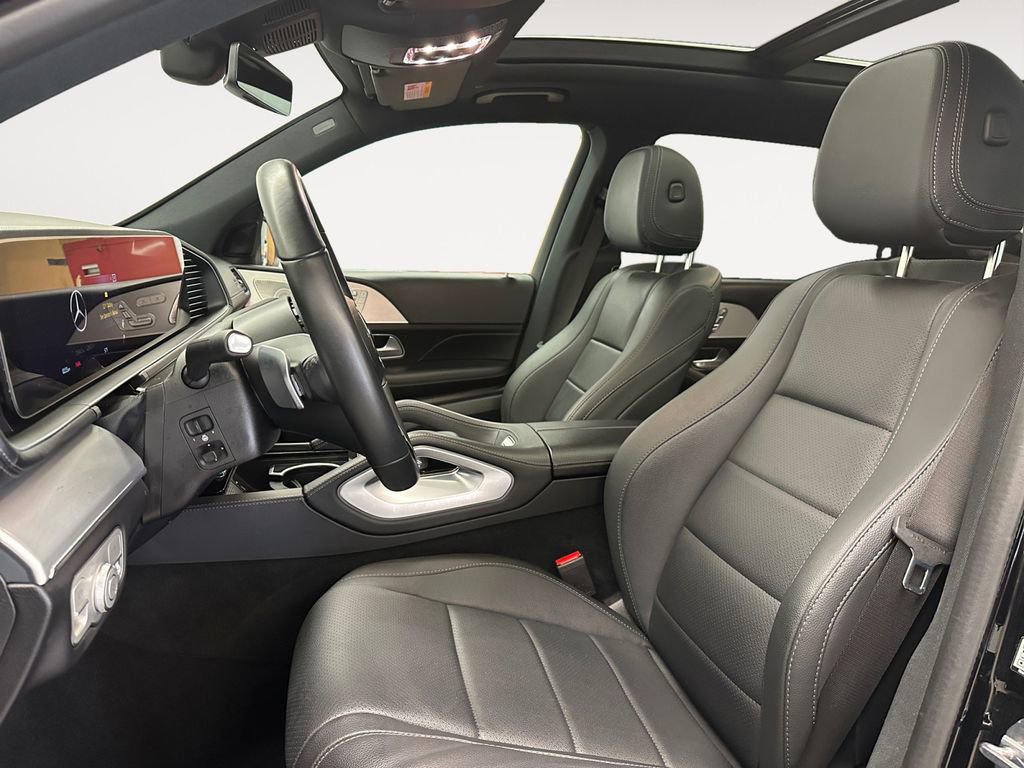 Used 2025 Mercedes-Benz GLS 450 4MATIC image 8