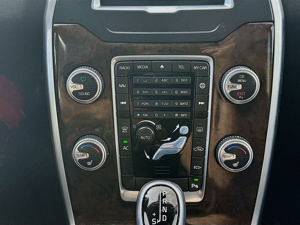 Used 2016 Volvo XC70 T5 Premier image 18