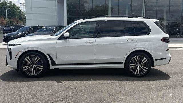 Used 2024 BMW X7 xDrive40i w/ M Sport Package AWD/4WD image 42