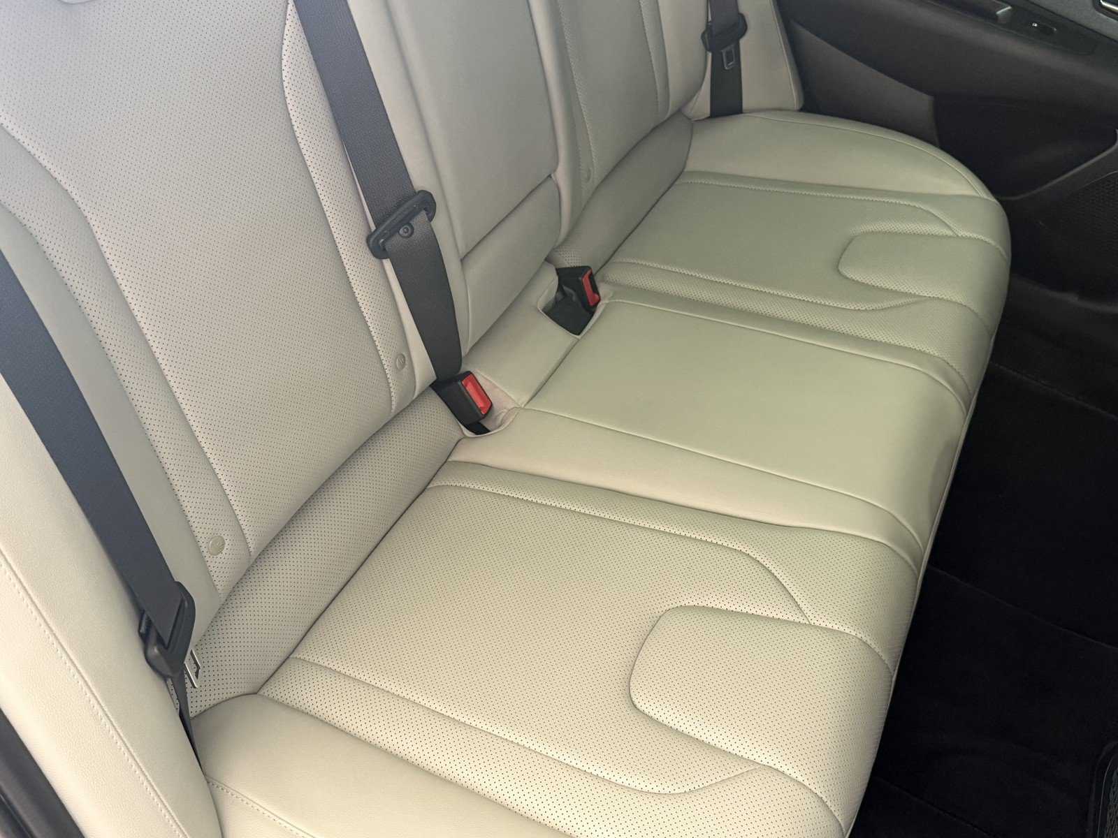 Certified 2024 Hyundai Elantra Limited FWD image 20