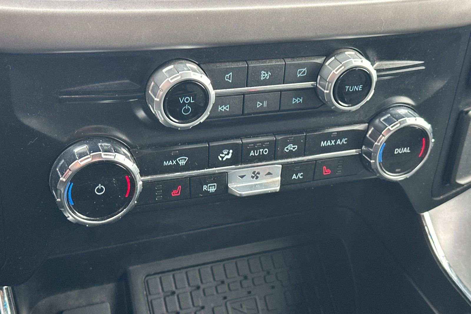 Used 2024 Ford F150 XLT w/ Equipment Group 302A MID image 17