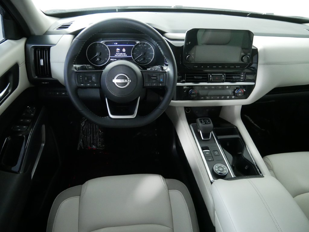 Used 2025 Nissan Pathfinder SL AWD/4WD image 20