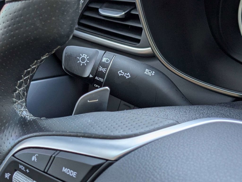 Used 2023 Genesis G70 2.0T image 24