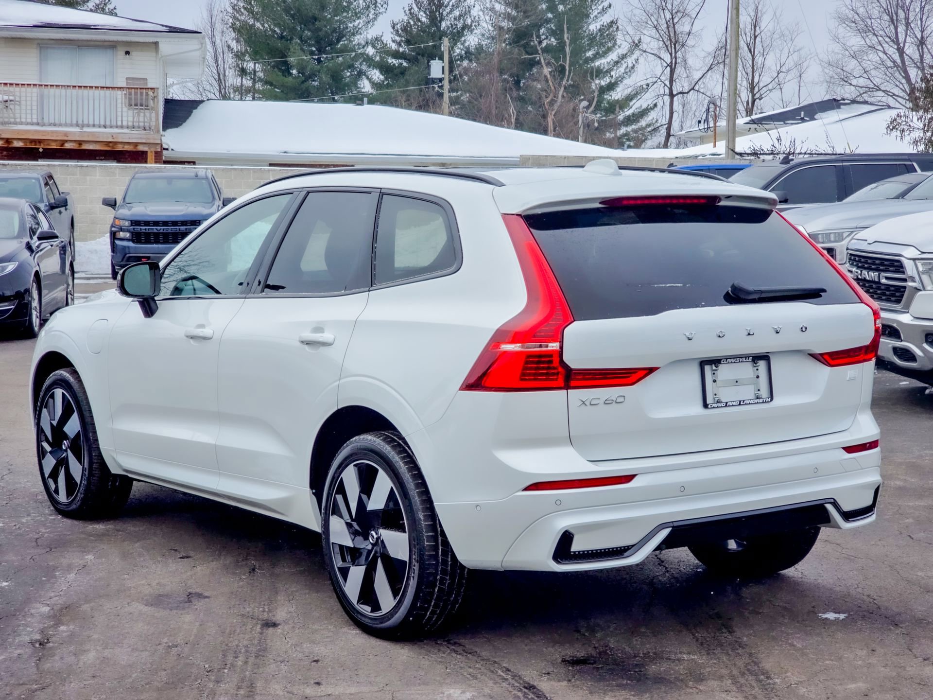 Used 2024 Volvo XC60 T8 Plus w/ Climate Package image 14