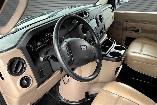 Used 2016 Ford E-450 and Econoline 450 Super Duty w/ Motorhome Prep Package RWD image 15