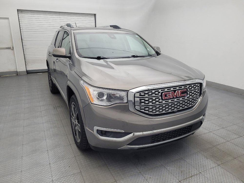 Used 2019 GMC Acadia Denali w/ Technology Package FWD image 14