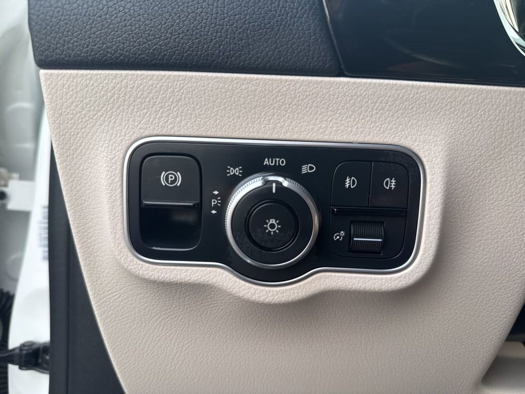 Used 2025 Mercedes-Benz GLA 250 4MATIC image 23