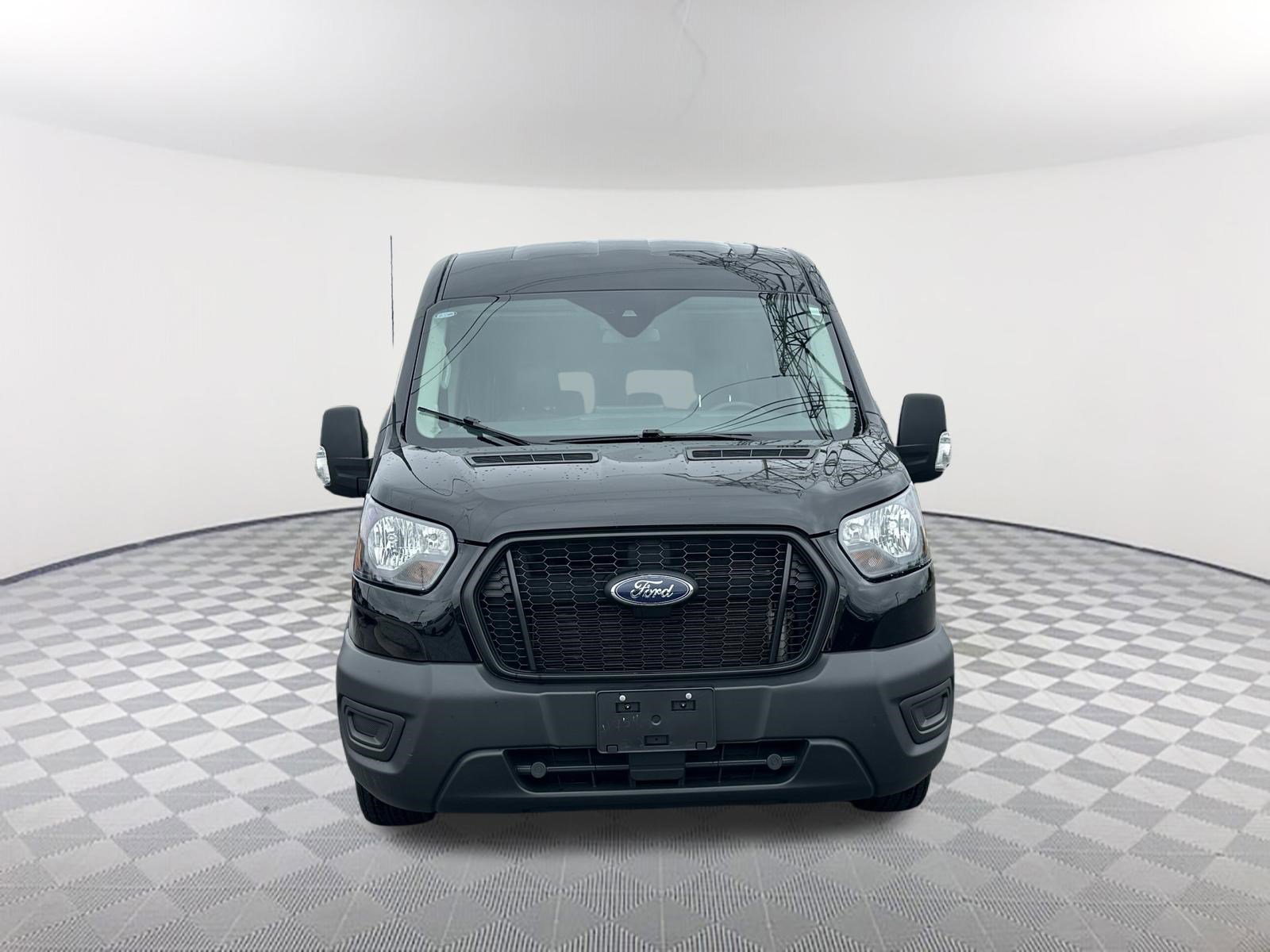 Used 2024 Ford Transit 350 XL RWD image 2