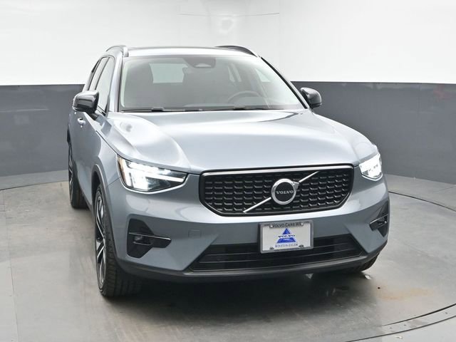 Used 2023 Volvo XC40 B5 Plus w/ Climate Package image 7