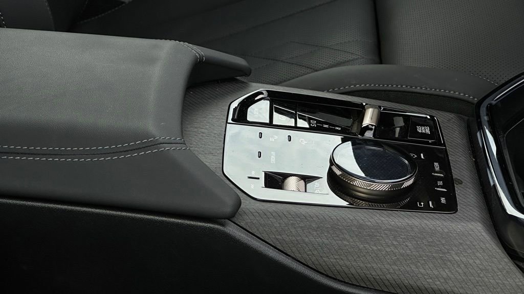 Used 2025 BMW X3 xDrive30i w/ Premium Package image 6