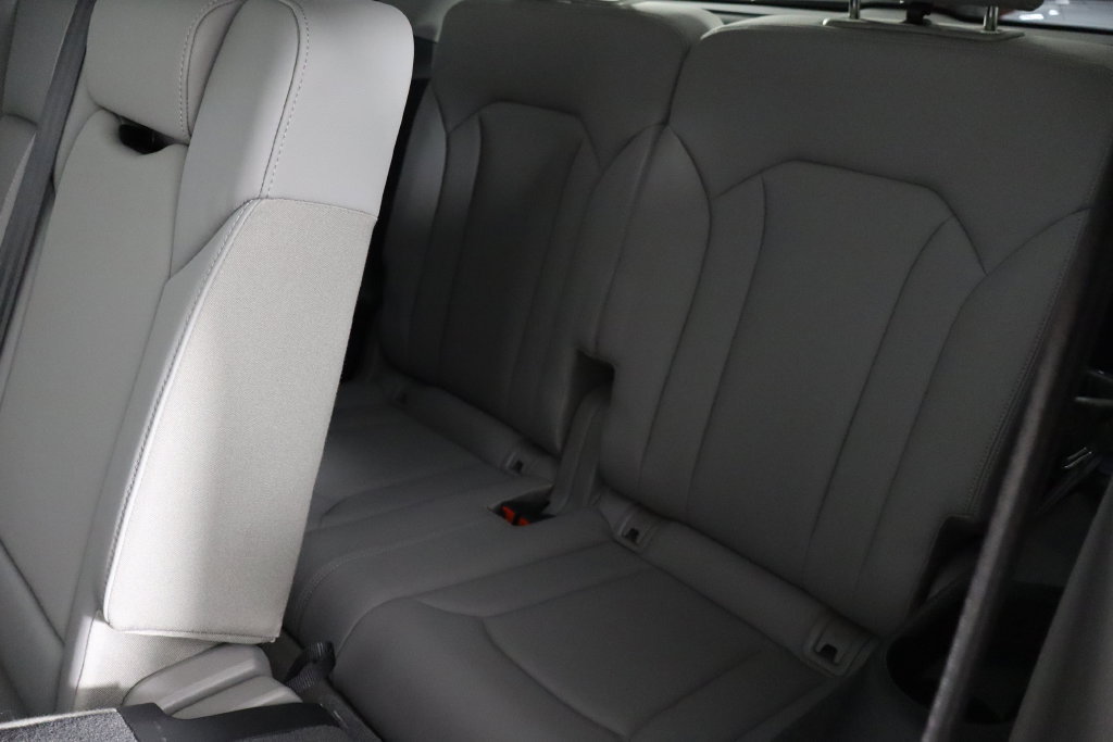 Used 2021 Audi Q7 3.0T Prestige AWD/4WD image 16