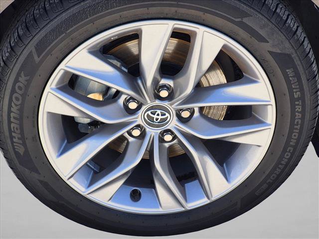 Used 2020 Toyota Avalon XLE w/ Moonroof Package FWD image 23