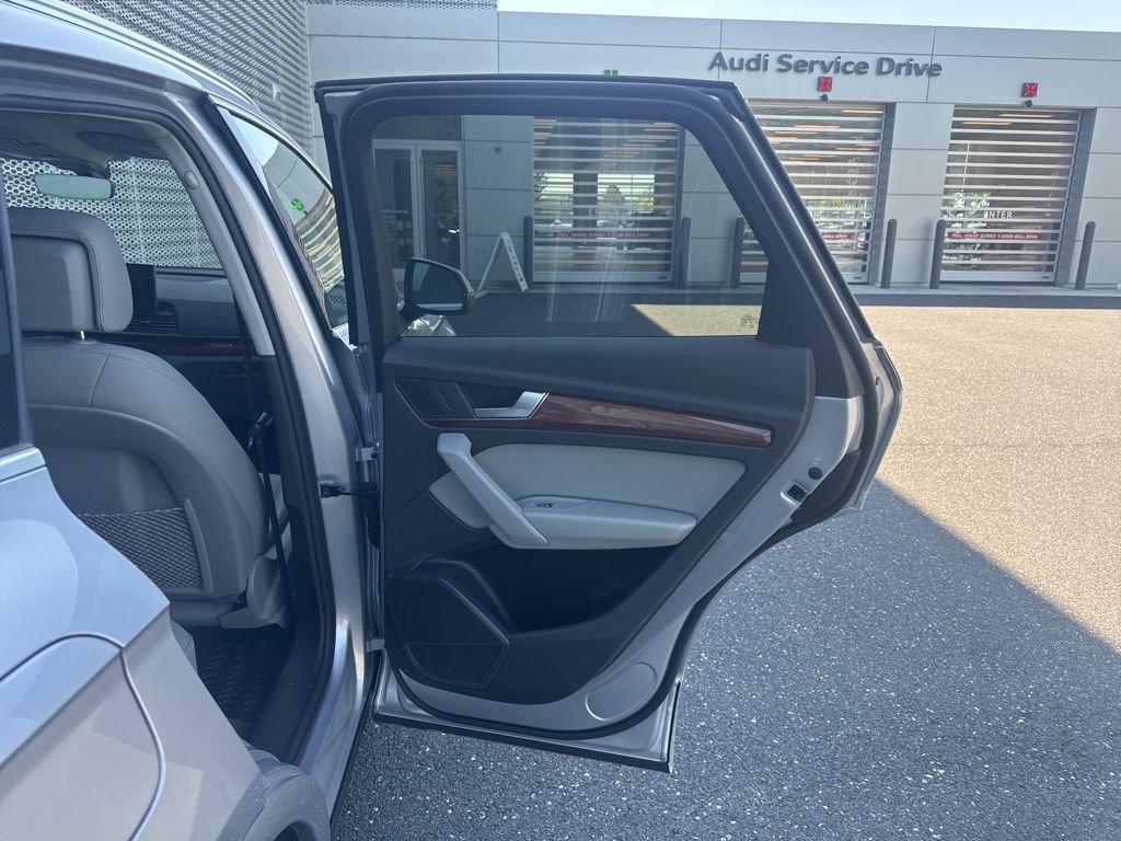 Used 2022 Audi Q5 2.0T Premium AWD/4WD image 36