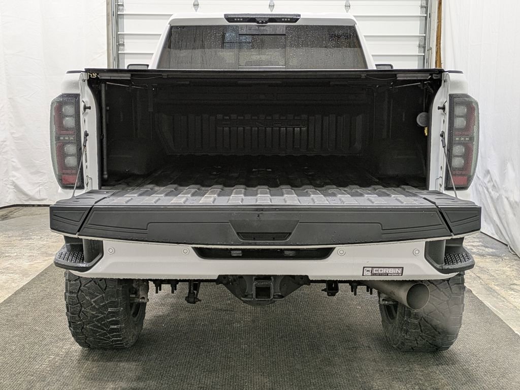 Used 2023 GMC Sierra 3500 Denali w/ Denali Ultimate Package AWD/4WD image 14