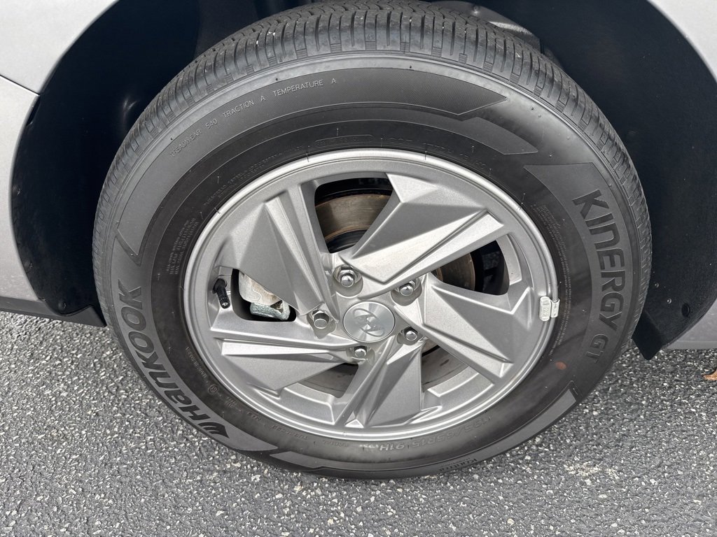 Used 2025 Hyundai Elantra SE w/ Cargo Package image 45