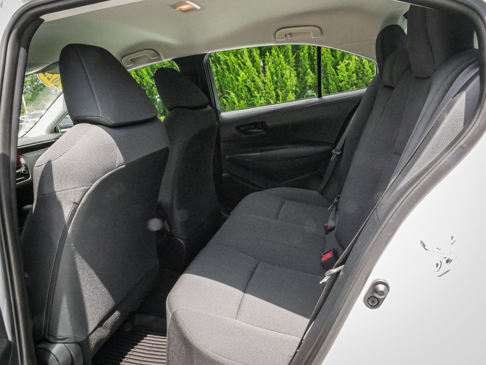 Used 2022 Toyota Corolla LE FWD image 29