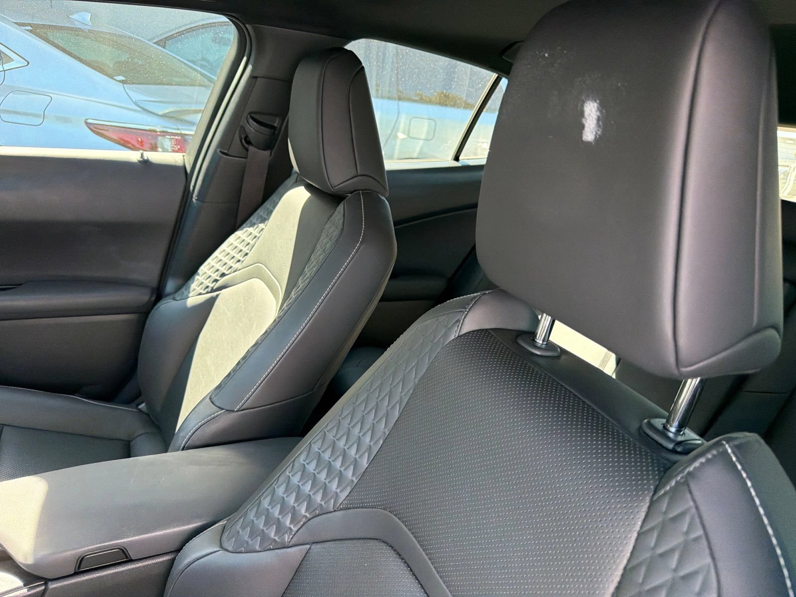 Used 2020 Lexus UX 250h w/ Premium Package AWD/4WD image 9