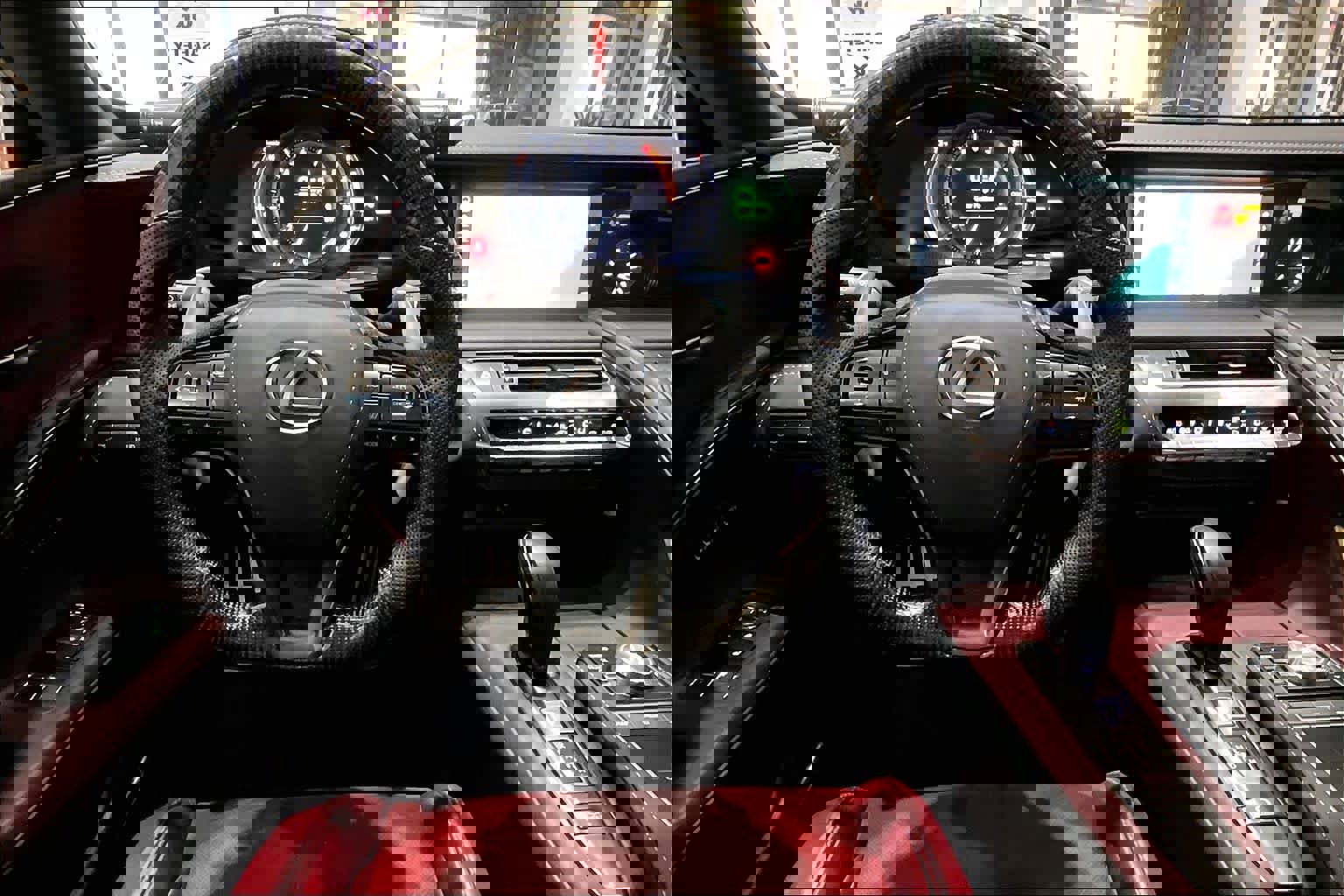 Used 2019 Lexus LC 500 Coupe w/ Carbon Fiber Package image 5