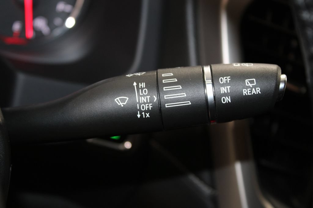 Used 2021 GMC Acadia Denali w/ Denali Technology Package FWD image 40