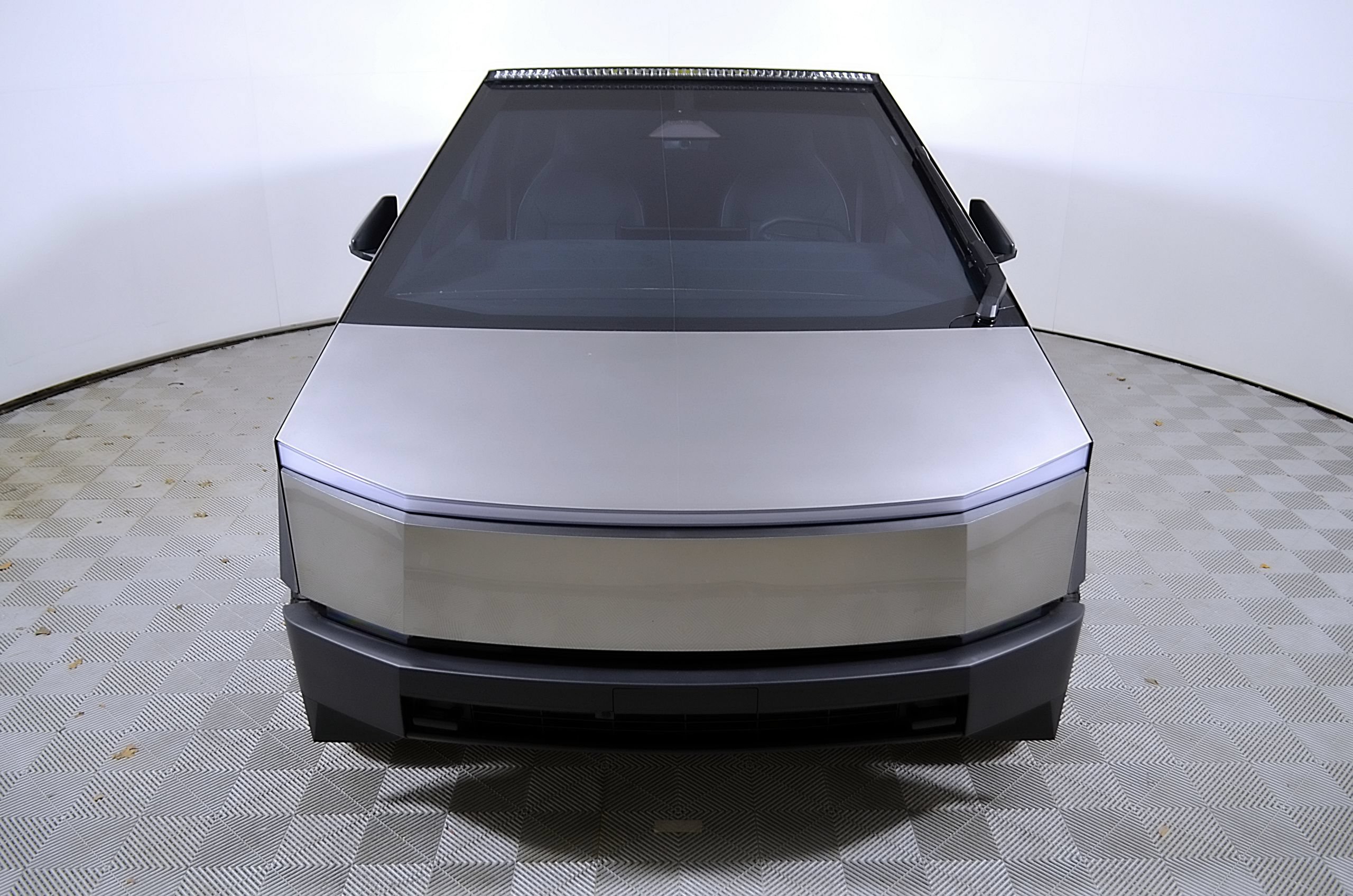Used 2024 Tesla Cybertruck Cyberbeast AWD/4WD image 4