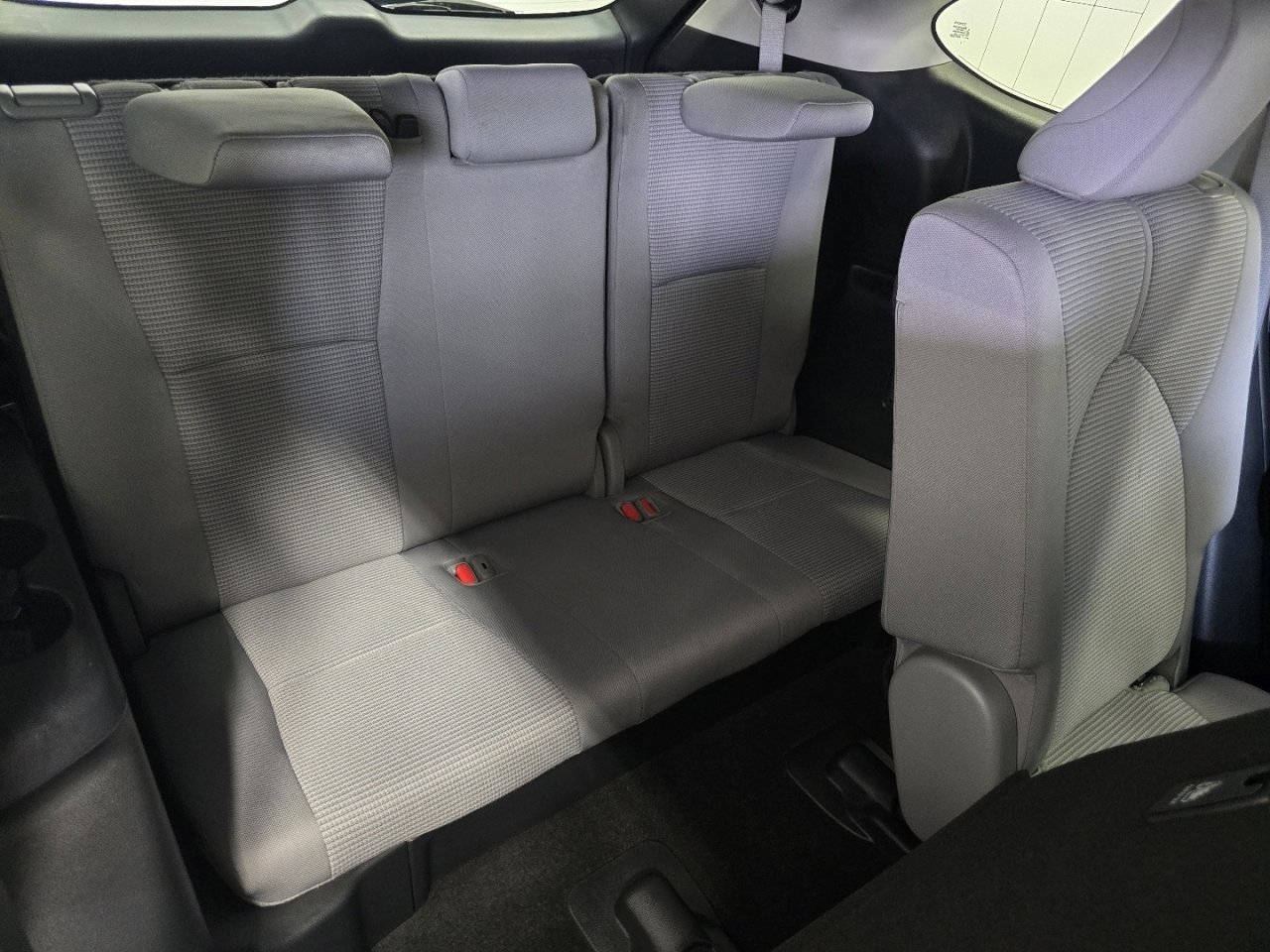 Used 2023 Toyota Highlander L FWD image 18