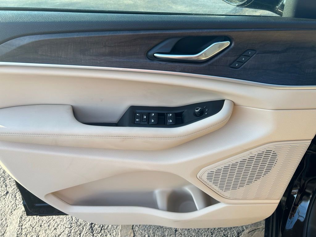 New 2025 Jeep Grand Cherokee Limited image 4