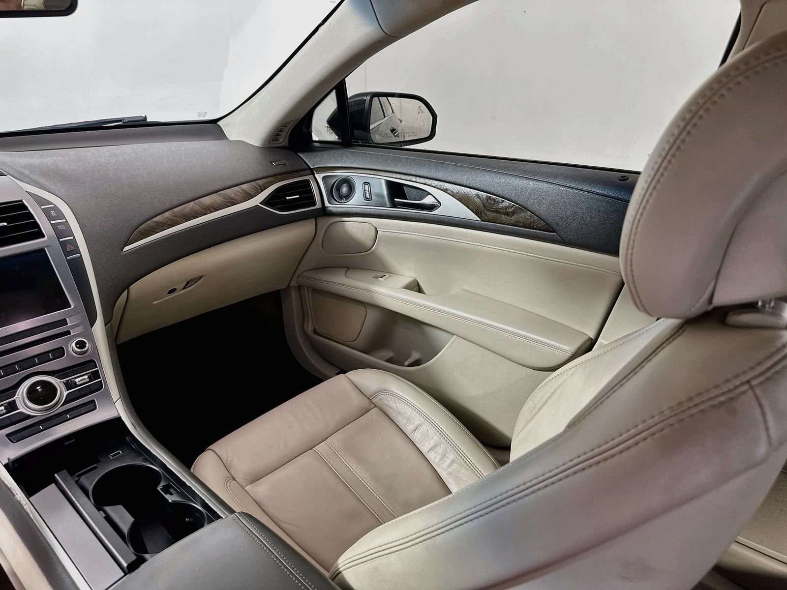 Used 2019 Lincoln MKZ Reserve w/ Reserve Plus Package FWD image 24