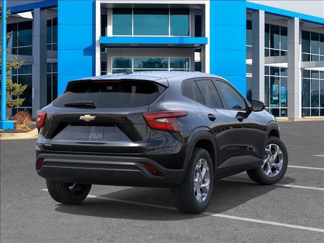 New 2026 Chevrolet Trax LS w/ LS Convenience Package FWD image 4