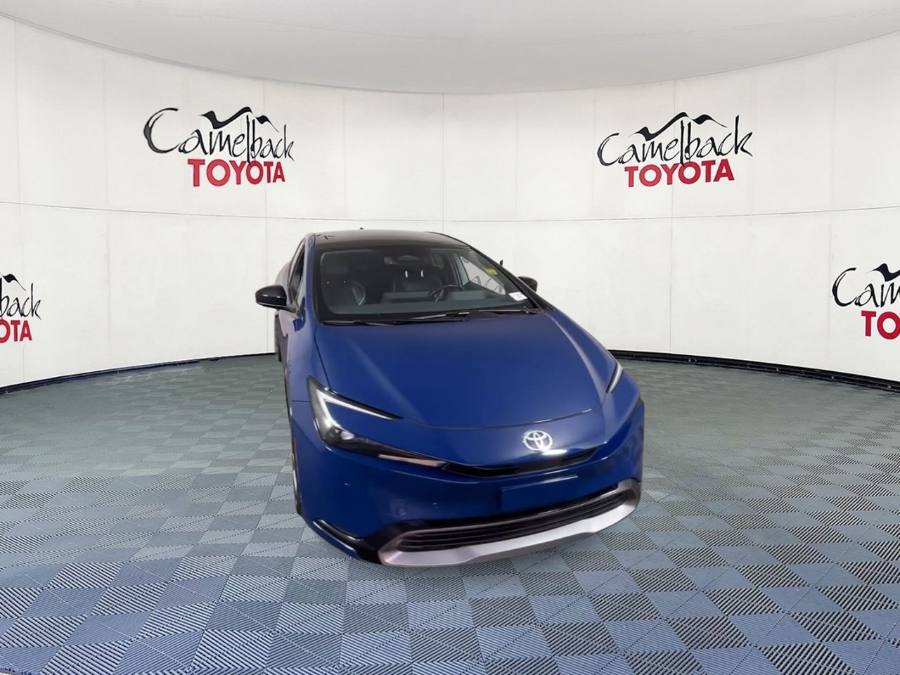 Used 2024 Toyota Prius Limited FWD image 4
