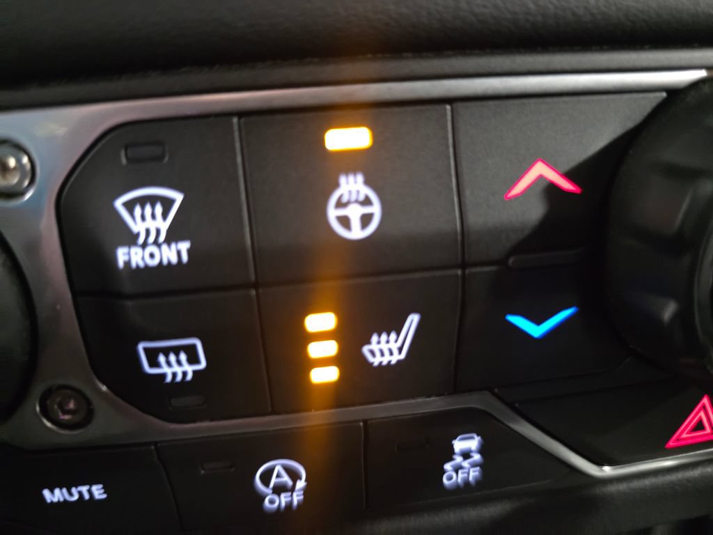 Used 2026 Jeep Wrangler Unlimited Rubicon AWD/4WD image 30