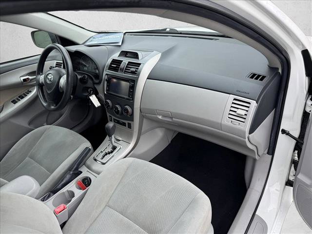 Used 2013 Toyota Corolla LE FWD image 16