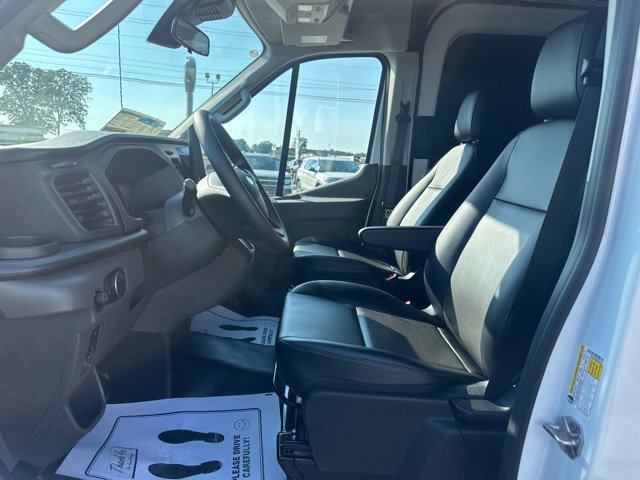 New 2026 Ford Transit 250 148 Medium Roof w/ Load Area Protection Package RWD image 31