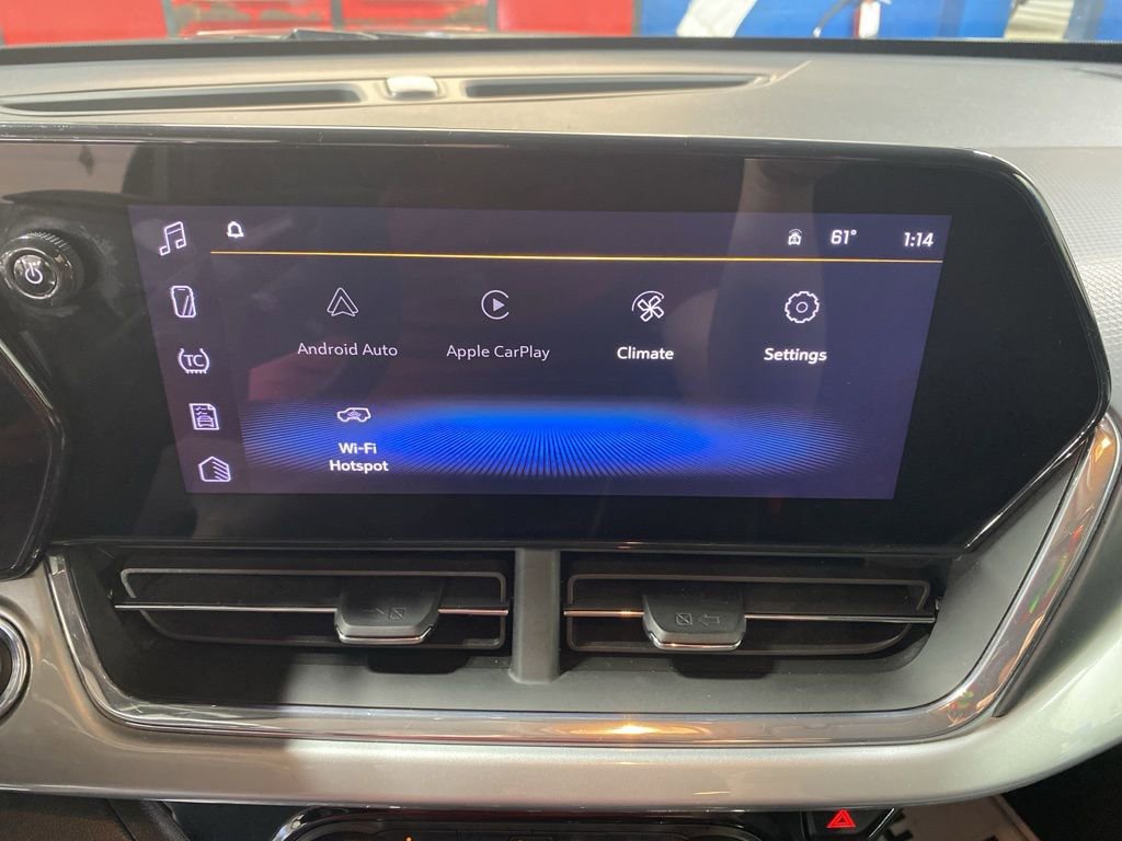 Certified 2025 Chevrolet Trax LT w/ LT Convenience Package image 24