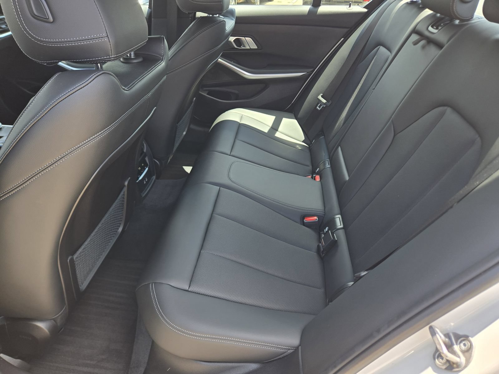 Used 2023 BMW 330i Sedan w/ Driving Assistance Package RWD image 17