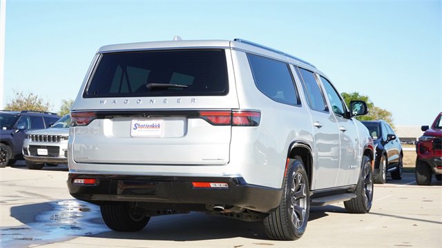 Used 2023 Jeep Wagoneer L Series III w/ Preferred Equipment Group image 9