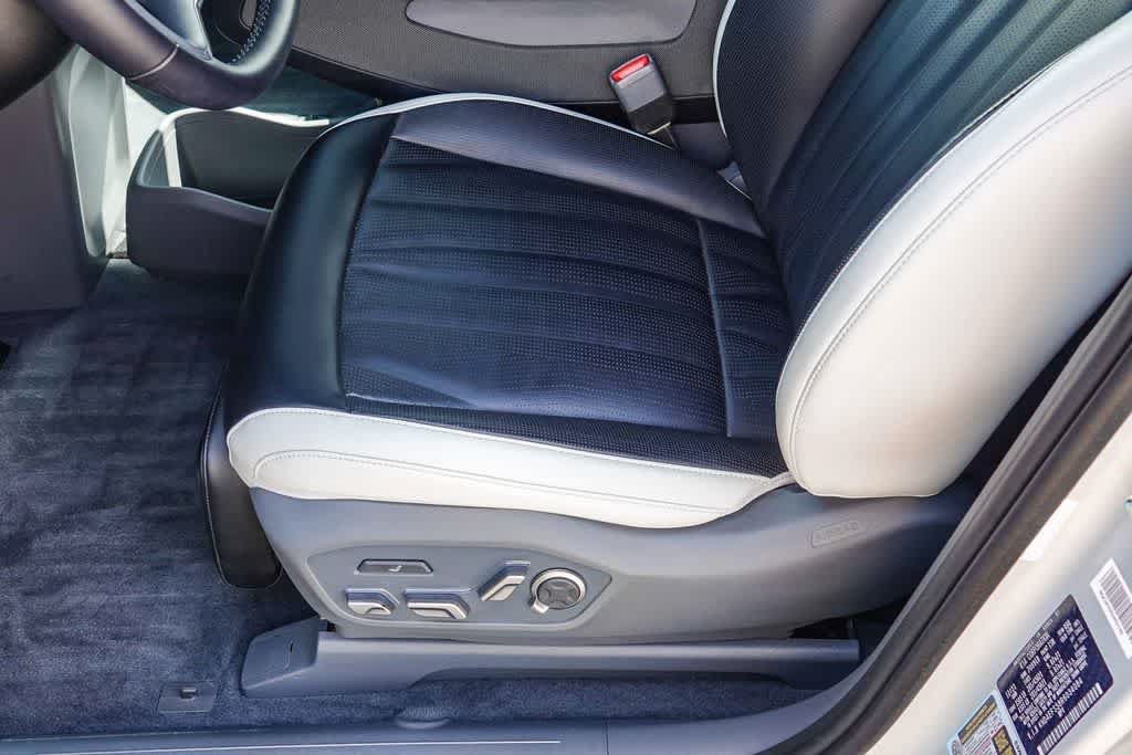 Certified 2024 Kia EV9 GT-Line AWD/4WD image 21