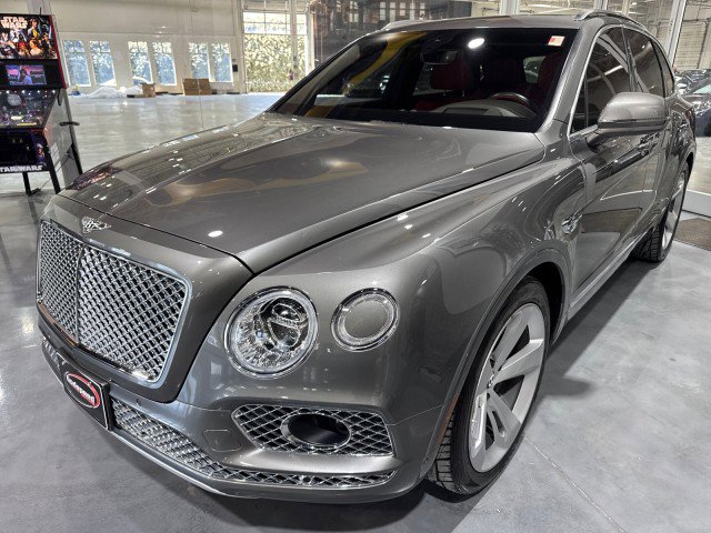 Used 2017 Bentley Bentayga image 1