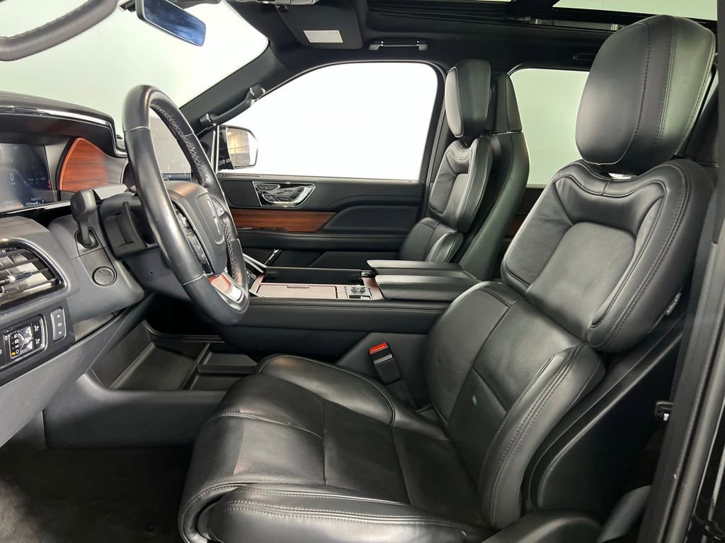 Used 2024 Lincoln Navigator Reserve image 23