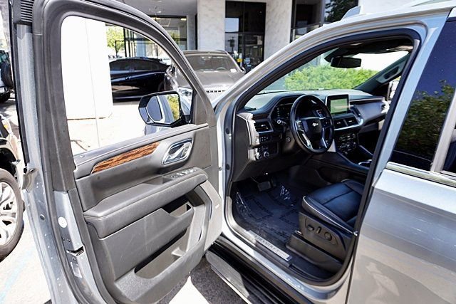 Used 2024 Chevrolet Tahoe Premier AWD/4WD image 34