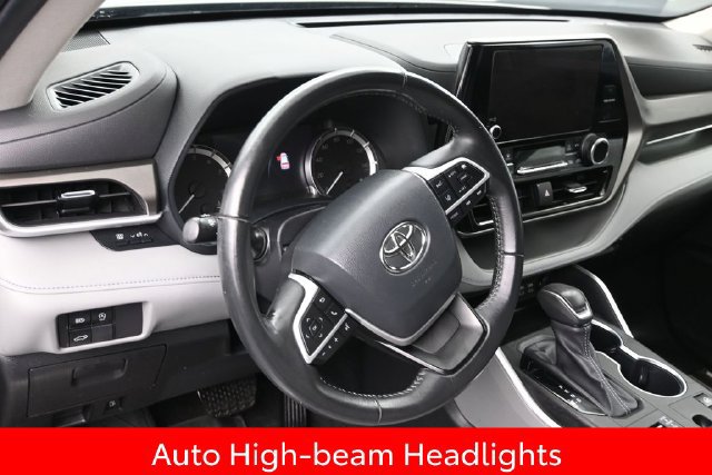 Used 2023 Toyota Highlander LE AWD/4WD image 13