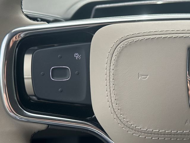 Used 2025 Lincoln Nautilus Premier AWD/4WD image 29