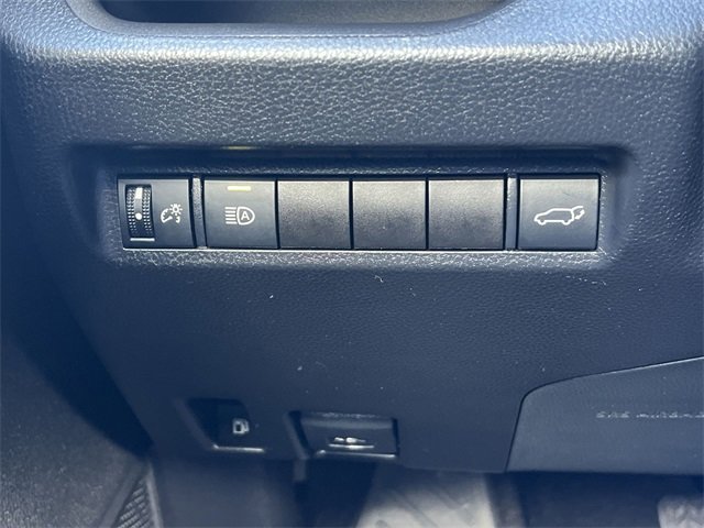 Used 2022 Toyota RAV4 XLE Premium image 22